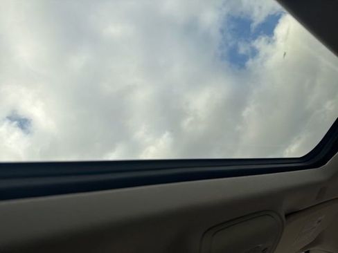 Used 2023 GMC Yukon Denali image 12