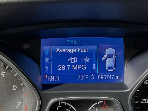 Used 2013 Ford Focus SE w/ SE Winter Pkg image 21