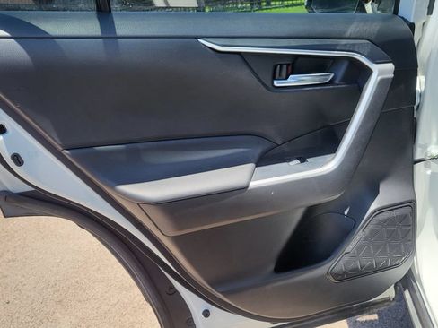 Used 2022 Toyota RAV4 XLE Premium AWD/4WD image 24