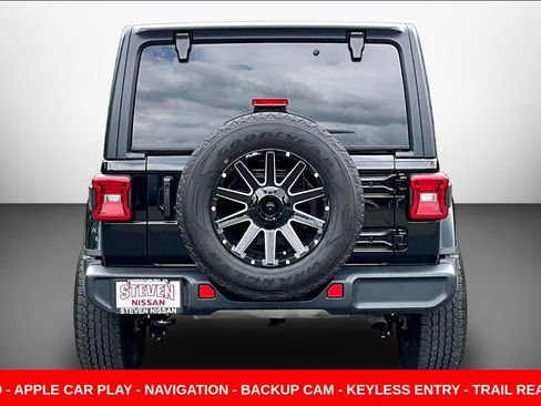 Used 2022 Jeep Wrangler Unlimited Sahara w/ LED Lighting Group AWD/4WD image 5