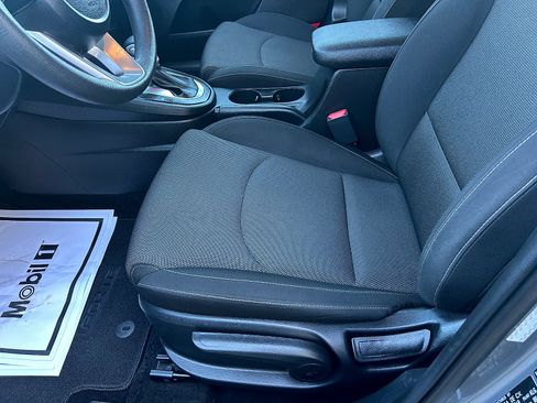 Used 2023 Kia Forte LXS FWD image 10