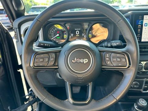 Used 2024 Jeep Wrangler Unlimited AWD/4WD image 16