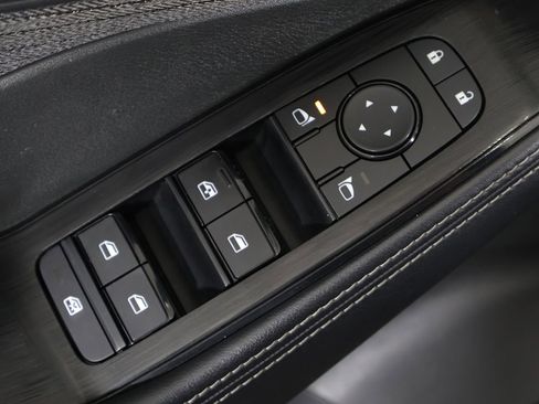 Used 2023 Nissan Rogue SV AWD/4WD image 35