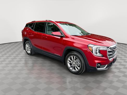 Used 2022 GMC Terrain SLT AWD/4WD image 2