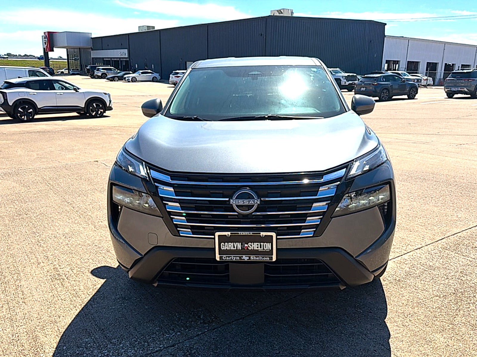 Used 2025 Nissan Rogue SV FWD image 3
