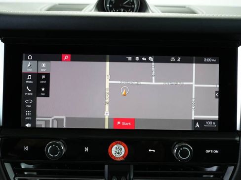 New 2025 Porsche Macan image 19