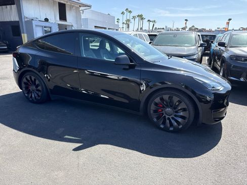 Used 2023 Tesla Model Y Performance AWD/4WD image 10