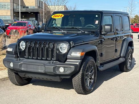 Used 2024 Jeep Wrangler Sport S image 4