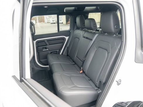 New 2026 Land Rover Defender 110 X-Dynamic SE image 23