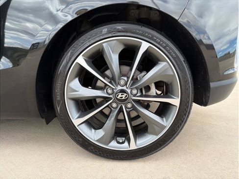 Used 2019 Hyundai Veloster 2.0 Premium FWD image 27