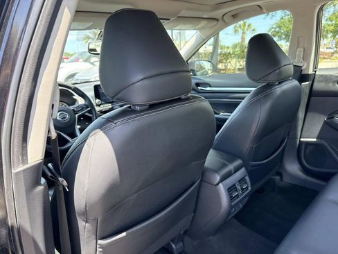 Used 2020 Nissan Altima 2.0 Platinum FWD image 12
