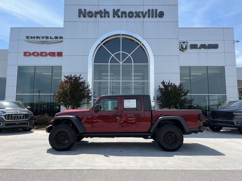 Used 2021 Jeep Gladiator Mojave AWD/4WD image 2