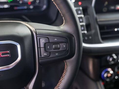 Used 2023 GMC Yukon XL AT4 image 16