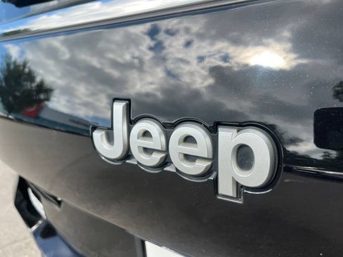 Used 2024 Jeep Grand Cherokee L Limited RWD image 40