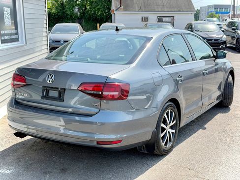 Used 2017 Volkswagen Jetta SE FWD image 7