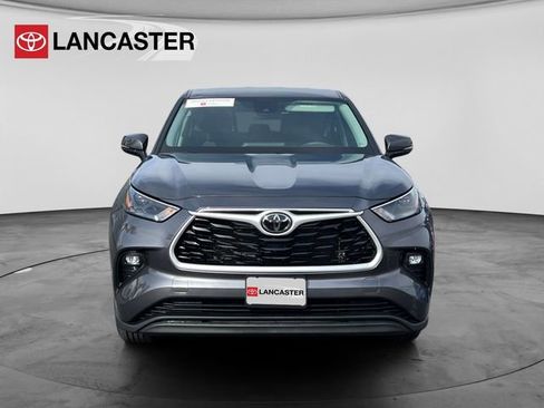 Certified 2024 Toyota Highlander LE image 2