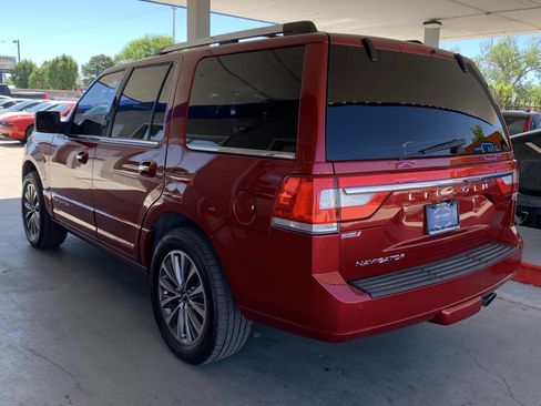 Used 2017 Lincoln Navigator Select AWD/4WD image 4