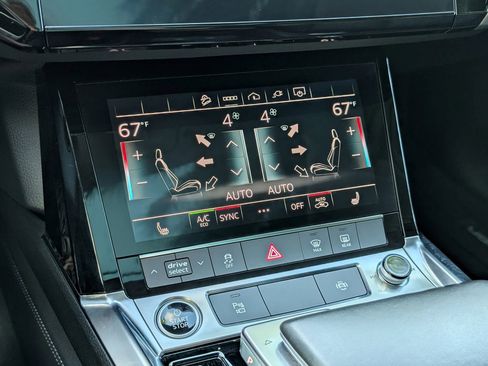 Used 2021 Audi e-tron Premium w/ Towing Package image 53