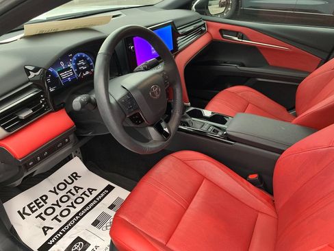 Used 2025 Toyota Camry XSE FWD image 11
