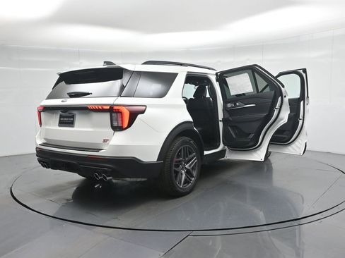 New 2026 Ford Explorer ST image 5