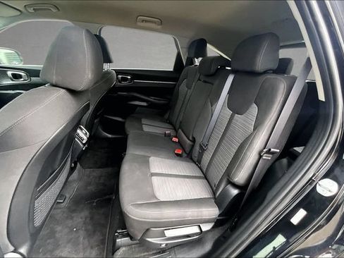 Used 2023 Kia Sorento LX FWD image 23