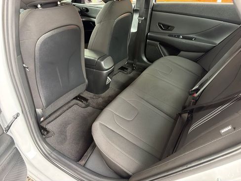 Used 2025 Hyundai Elantra Sport FWD image 28