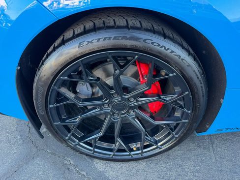 Used 2022 Chevrolet Corvette Stingray Coupe w/ 1LT RWD image 27