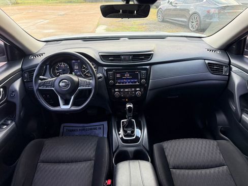 Used 2019 Nissan Rogue SV image 23