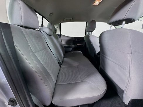 Used 2020 Toyota Tacoma SR5 w/ SR5 Appearance Package (SM) RWD image 32