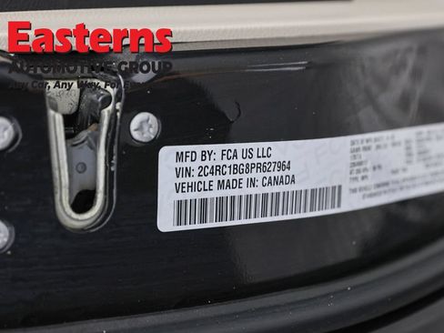 Used 2023 Chrysler Pacifica Touring-L FWD image 36