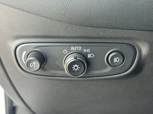 Used 2020 Chevrolet Equinox LT w/ Driver Convenience Package FWD image 21