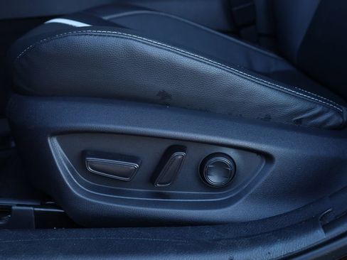 Used 2025 Toyota Camry SE image 20