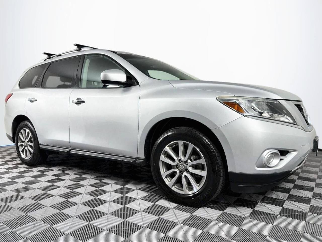 Used 2013 Nissan Pathfinder SV AWD/4WD image 26