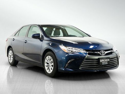 Used 2015 Toyota Camry LE FWD image 7