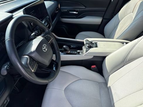 Used 2025 Toyota Grand Highlander AWD Hybrid image 21