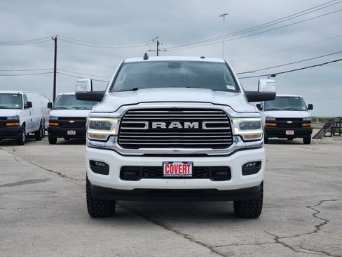 Used 2023 RAM 2500 Laramie AWD/4WD image 2