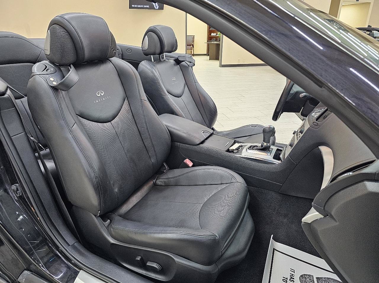 Used 2013 INFINITI G37 Convertible w/ Premium Pkg RWD image 16