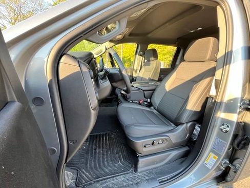 Used 2025 Chevrolet Silverado 2500 Custom w/ Custom Value Package AWD/4WD image 17