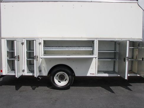 Used 2023 Ford E-450 and Econoline 450 Super Duty w/ Power Windows & Locks Group RWD image 15