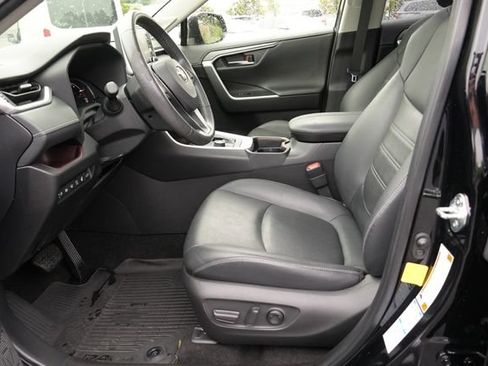 Used 2021 Toyota RAV4 Limited AWD/4WD image 22