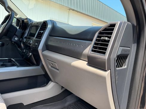 Used 2022 Ford F250 XLT w/ XLT Premium Package AWD/4WD image 13