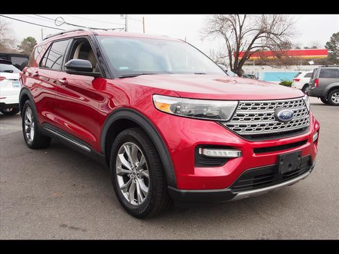 Used 2021 Ford Explorer Limited w/ Equipment Group 301A image 7