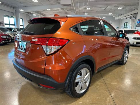 Used 2019 Honda HR-V EX image 8