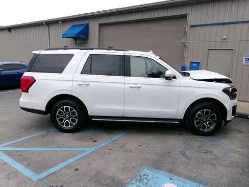 Used 2022 Ford Expedition XLT AWD/4WD image 8