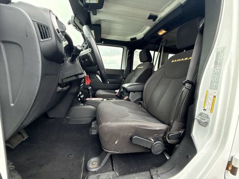 Used 2015 Jeep Wrangler Unlimited Sahara AWD/4WD image 13