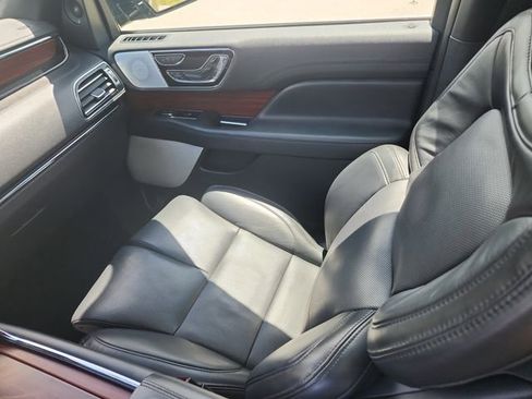 Used 2022 Lincoln Navigator L Reserve image 16