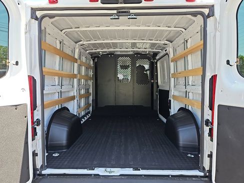 Used 2025 RAM ProMaster 2500 w/ U-Haul Equipment Group FWD image 28
