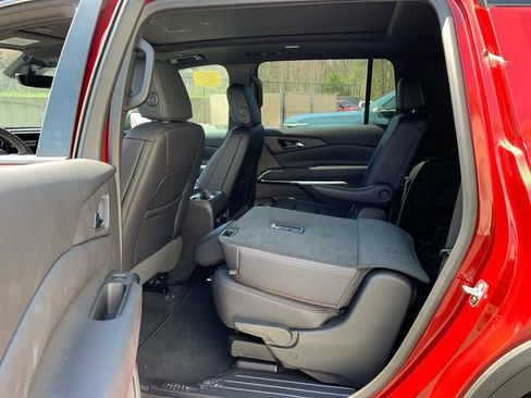 New 2026 Chevrolet Traverse Z71 w/ Enhanced Driving Package AWD/4WD image 11