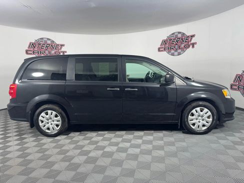 Used 2019 Dodge Grand Caravan SE w/ UConnect Hands-Free Group image 8