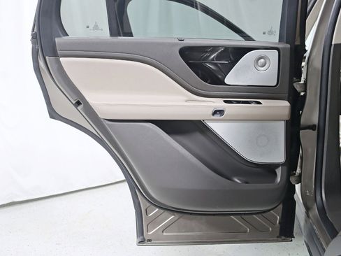 Used 2020 Lincoln Aviator Reserve w/ Equipment Group 202A AWD/4WD image 36